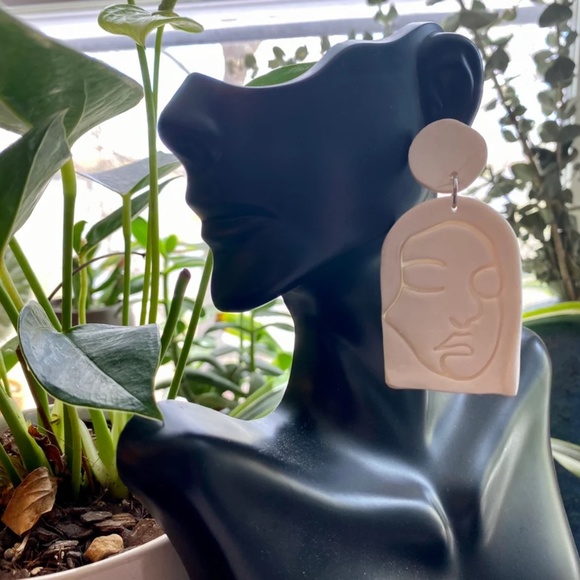 Handmade Clay Earrings | Face Outline Statue | Pearl White | Push Backs - Picture 5 of 7